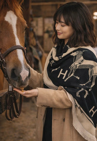 Heritage Reversible Scarf-Black/Cream