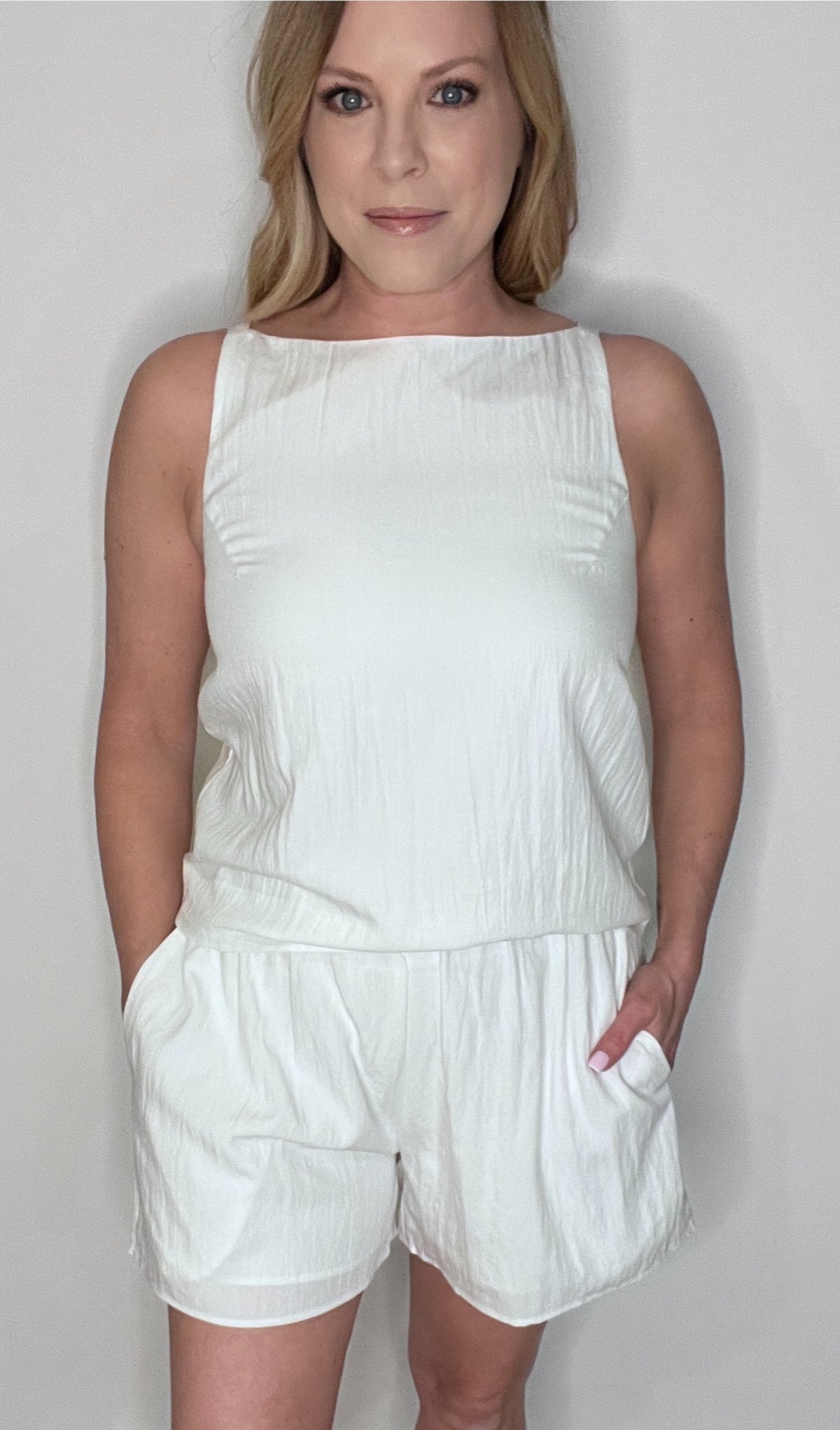 Soft Horizon Shorts-White