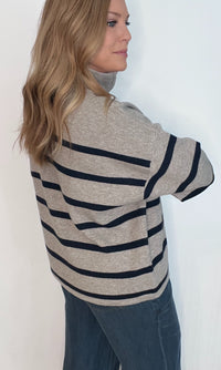 The Larkin Pullover-Stone/Navy