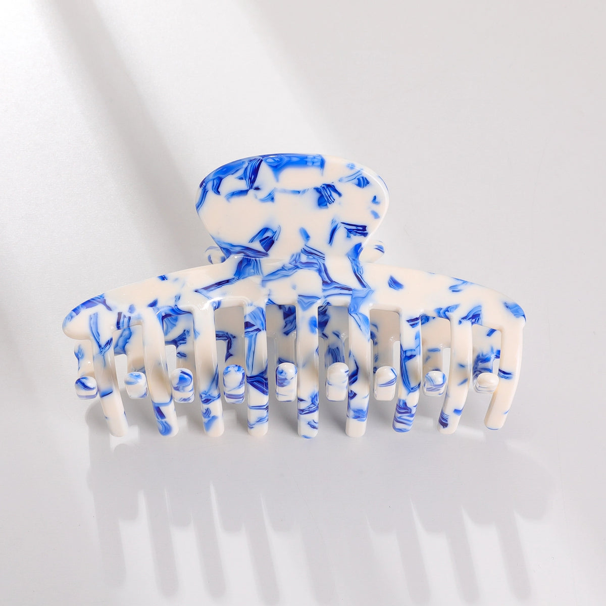 Coastal Blue Claw Clip-Curved