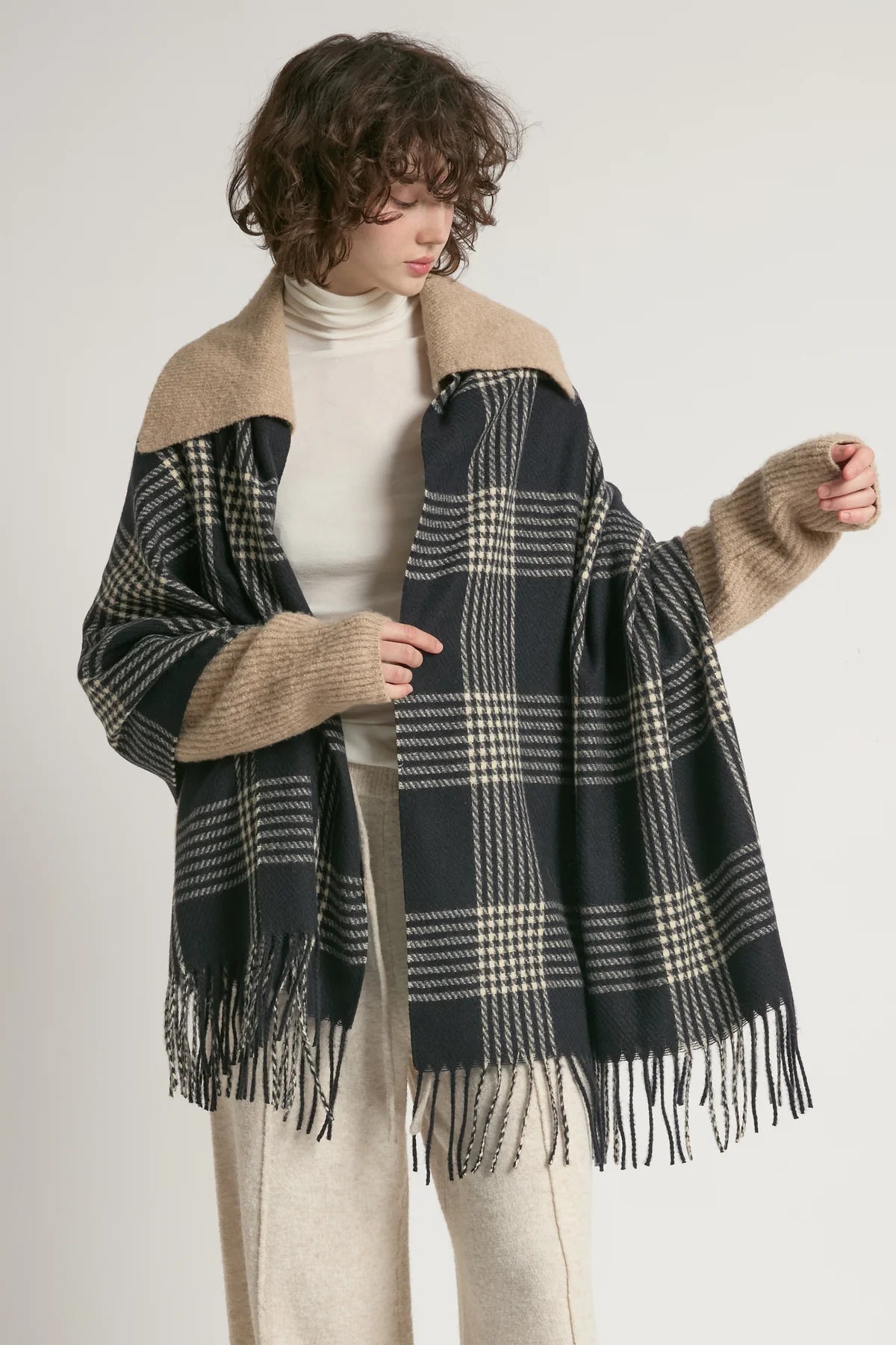 Houndstooth Plaid Scarf-Black/Cream